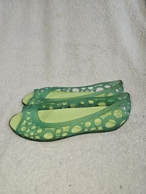 Crocs Adrina Womens 8 Green Jelly Shoe Peep Toe Flats Waterproof.